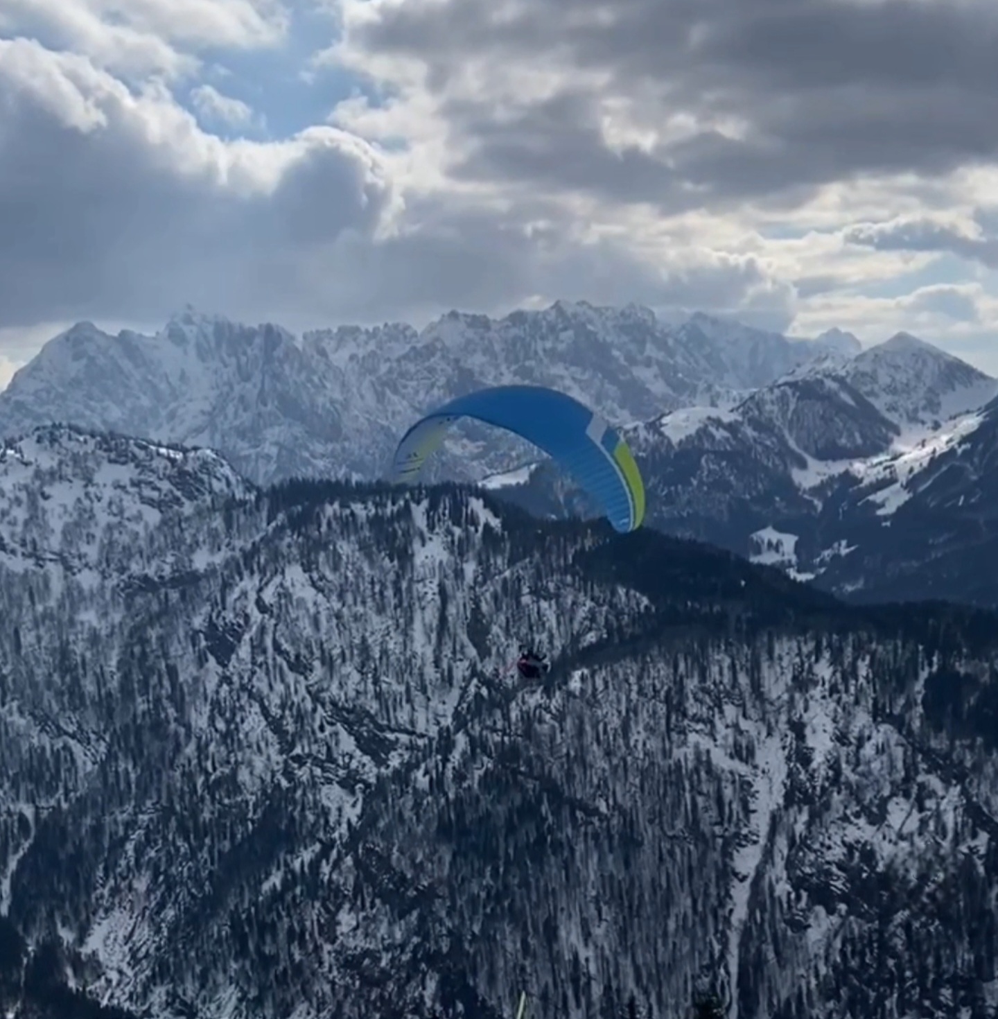 Berge und Täler für Panorama Flug Plus